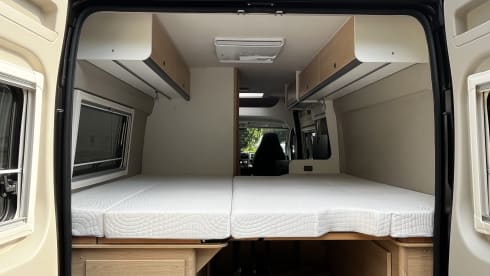 Camperrent 400 – 3p Sunlight bus from 2025