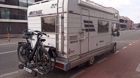 Fietsvakantie – 4-person Hymer with 2 E-Bikes