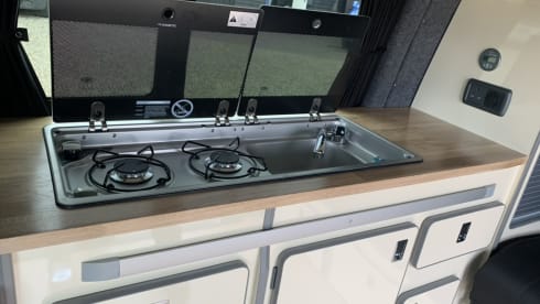 Van Tropez – New Conversion! Automatic VW Transporter w/5 seats