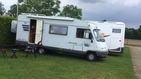 Spacious 4-5 person Hymer (very suitable for young families)