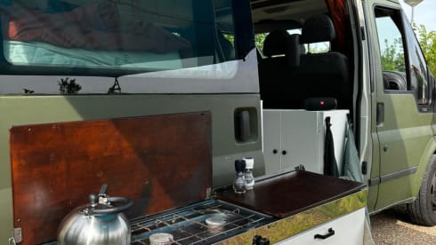 2p Ford bus from 2002