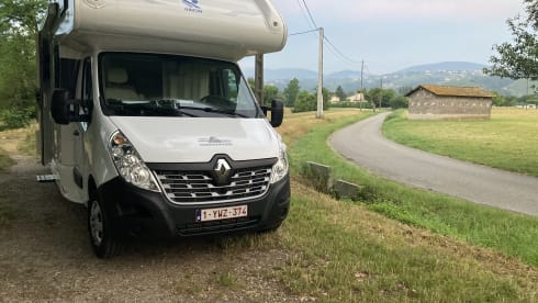 Spacious family camper