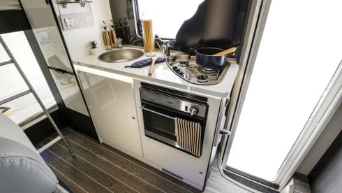 6 berth motorhome Roller Team Zafiro 675