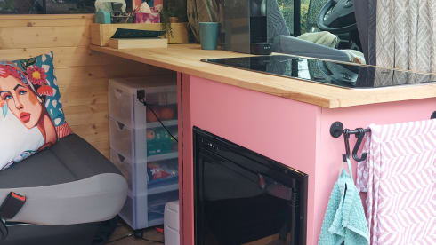 Fine self-build Opel Movano bus