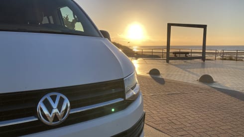 Candy White Supertramp – VW California Coast 4 pers. Vending machine.