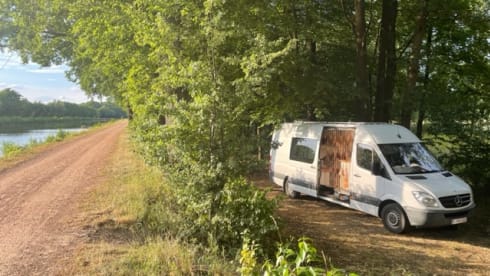 ons Leonie – Self-converted Mercedes-Sprinter with every comfort