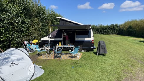 Obi Van Kenobi – 4 berth Volkswagen campervan from 2007