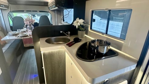 Mobilhome Op Sjok – Familievriendelijke Mobilhome – RollerTeam 274 TL Ruim Comfortabel (4p)