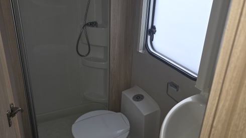 Weinsberg-bus met 4 slaapplaatsen uit 2019