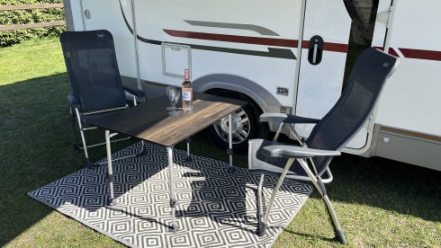 Spacious 4-5 person camper, Fiat Ducato- Adria Matrix 