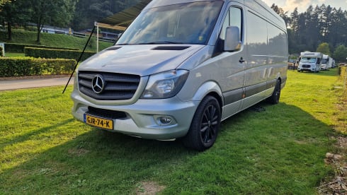 2p Mercedes-Benz bus from 2014