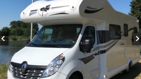 Happy Tour – 6 person Ahorn family camper Alcove 2018 with fixed beds LAST MINUTE