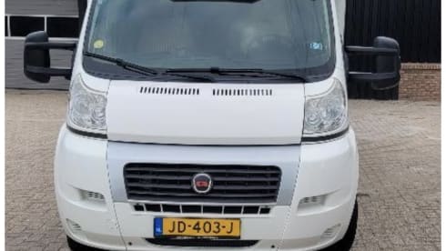 6p Adria Mobil semi-integrated from 2012