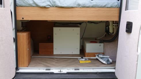 Hopper XL – Peugeot Bozer from 2018. Very complete interior