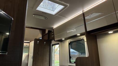 4 person camper (Alcove) l Fiat XGO Dynamic 20 from 2019