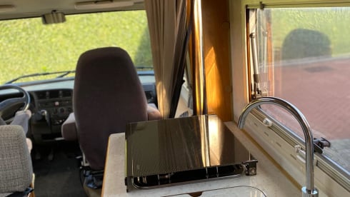 Camper2Go – 5p Hymer Integral from 1997, possibly with bicycles