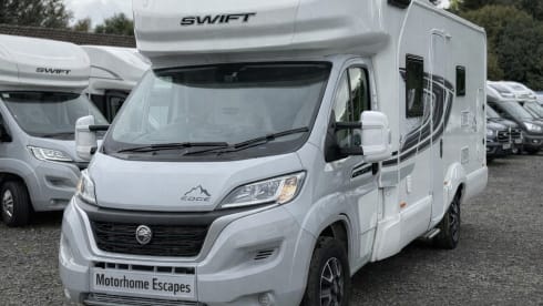 Swifty – Swift semi-integrale camper met 6 slaapplaatsen vanaf 2023