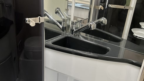 FREDSTER – 6 berth Chausson Alcove 2019