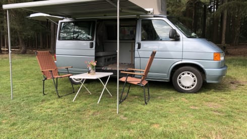 Bussie – 4p Volkswagen bus from 1996