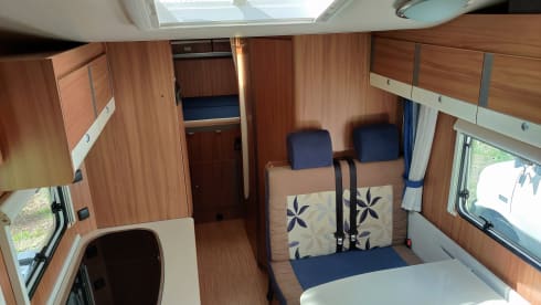 Complete 4-5-6 pers. familiecamper met airco