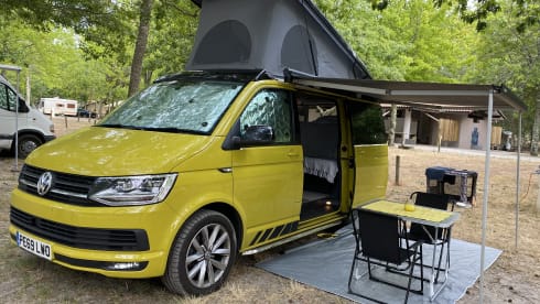Bumblebee – Luxury 2019 Automatic vw campervan based nr Cockermouth