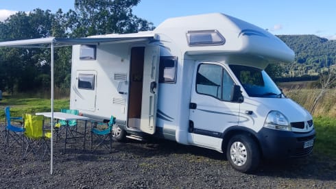 Fantastic, Family Sized Motorhome for Rent - 4 (6) berth
