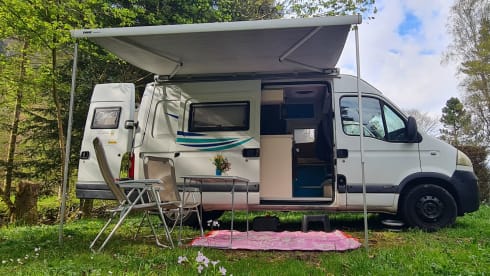 Luis – Compact but complete off-grid camper 