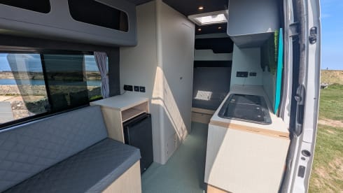 The Wanderer – 4 berth Mercedes-Benz Sprinter Off Grid 2018
