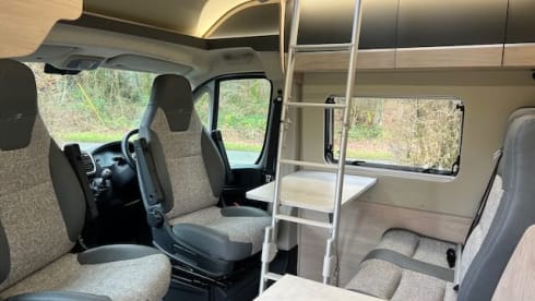 2025 Off Grid 4 berth Autotrail  Expedition 68 POP TOP