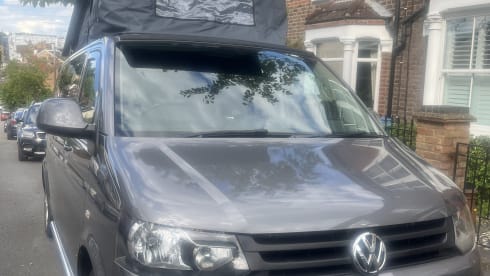 Jude – 4 berth Volkswagen LWB Campervan 2014 New Conversion 