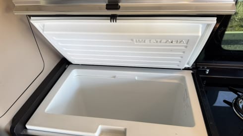 Molly – 4 berth Mercedes-Benz Marco Polo campervan from 2019