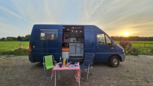 2p Peugeot bus from 1997