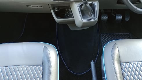 Oceana – 4 berth Volkswagen campervan 