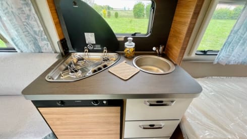 SMART VOYAGER – CARAVAN WEINSBERG CARAONE 450 FU