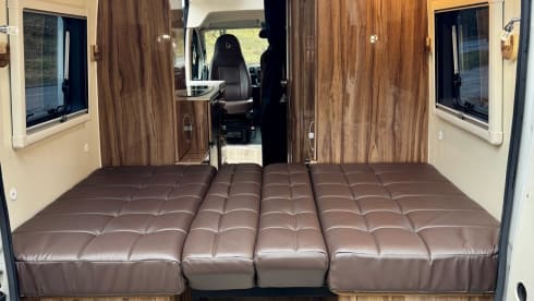 Jean - Baptiste – 4 berth Peugeot Boxer Renaissance