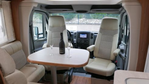 2p Mercedes-Benz semi-integrated uit 2016