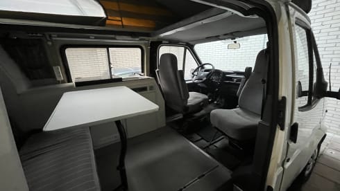 Harrison – Ford Nugget Camper