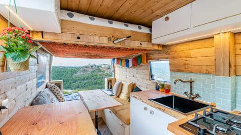 Tembo – Super attractive off-grid camper