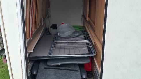 JoEliday – Spacious family camper with oven and air conditioning