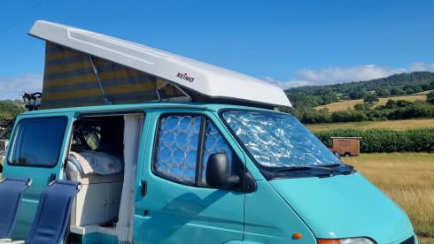 Ons Dirk  – 3-seater Ford bus from 1999