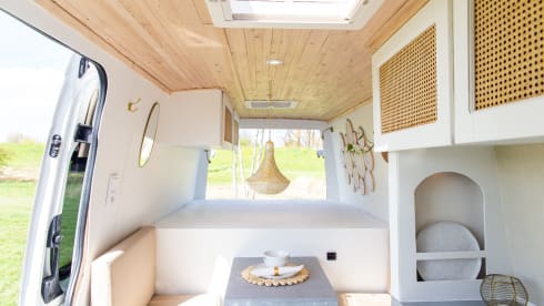 Volkswagen Crafter L3H2 – Camper van Wapiti