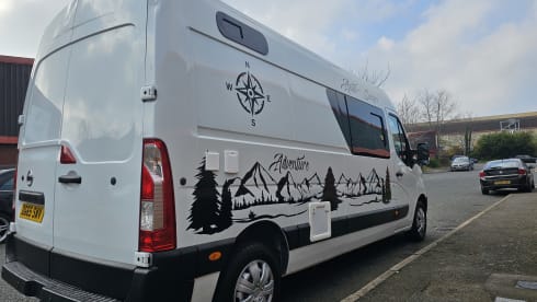 Gala – 4 berth Nissan bus from 2016