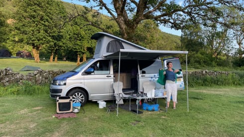Lady Luna – VW Campervan - 4 berth with awning.