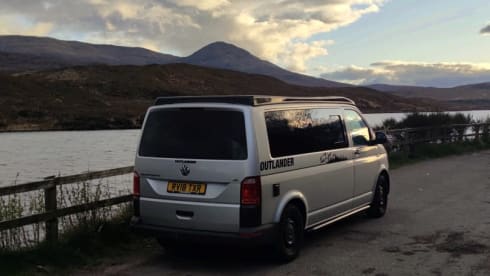 Outlander  – Hire Outlander automatic from Edinburgh airport 