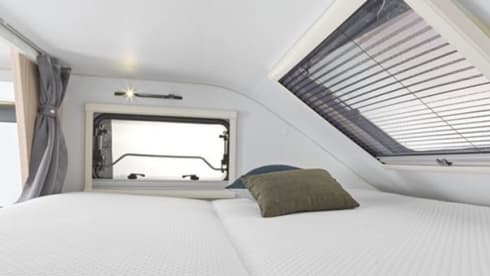 6 Persons with Alcove Sun Living