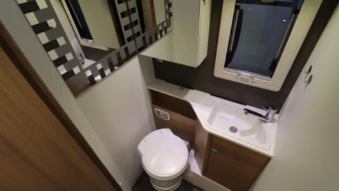 5p Adria Mobil semi-integrated uit 2019