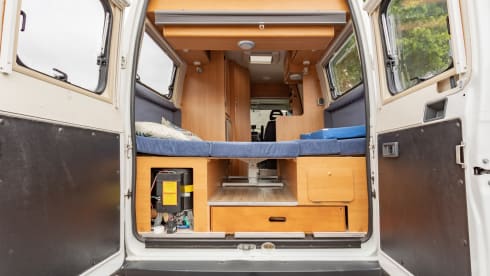 2p Peugeot campervan from 2003