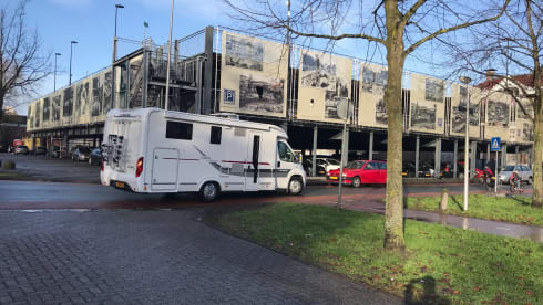 No Work Team – Adria Coral Plus mit E&P-Level-System. Max 2 Personen, nur Erwachsene.