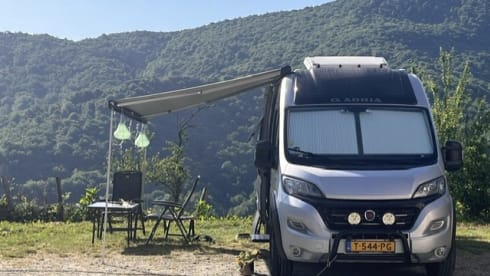 2p Adria Mobil bus uit 2020