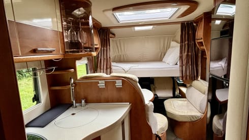 Reispaleis – Comfortable and stylish integrated 4p Carthago Chic C-Line II